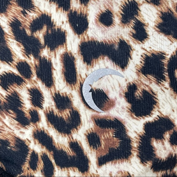 ZYIA Leopard Scrunchy What 7/8 Leggings - Picture 6 of 8